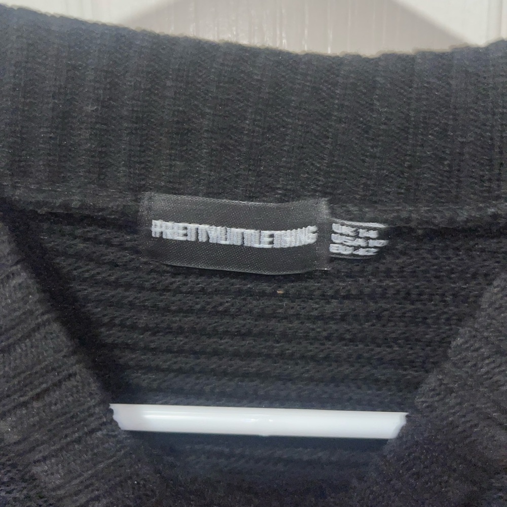 Cropped Sweater - Picture 2 of 3
